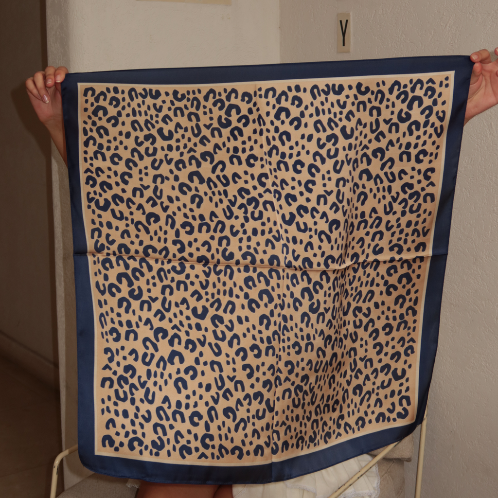Pañoleta de seda Animal Navy