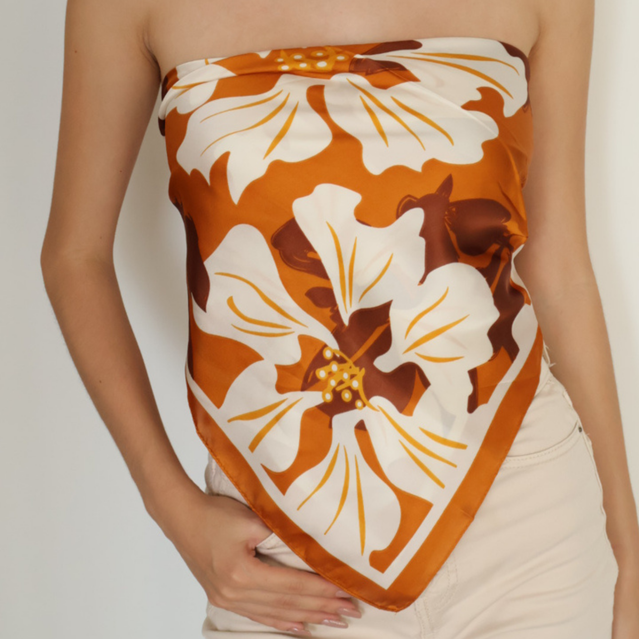 Pañoleta de seda Bella