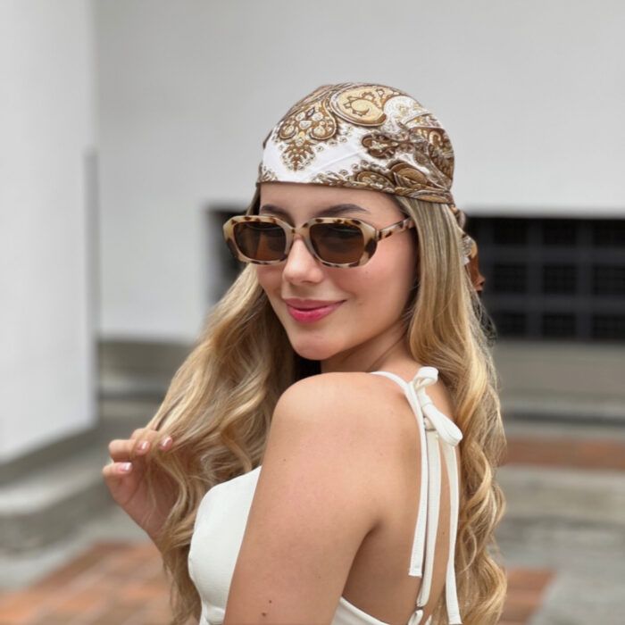 By Serena | Pañoleta de seda Lia Boho